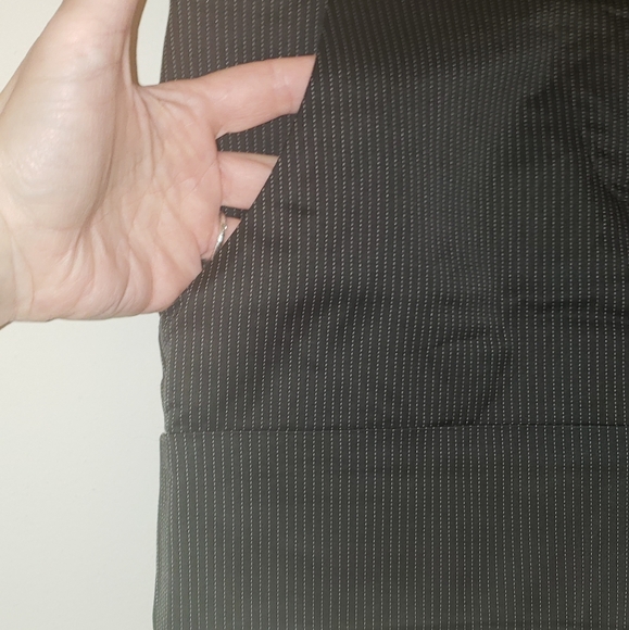 Bebe pin stripe shorts 0 - Picture 2 of 9